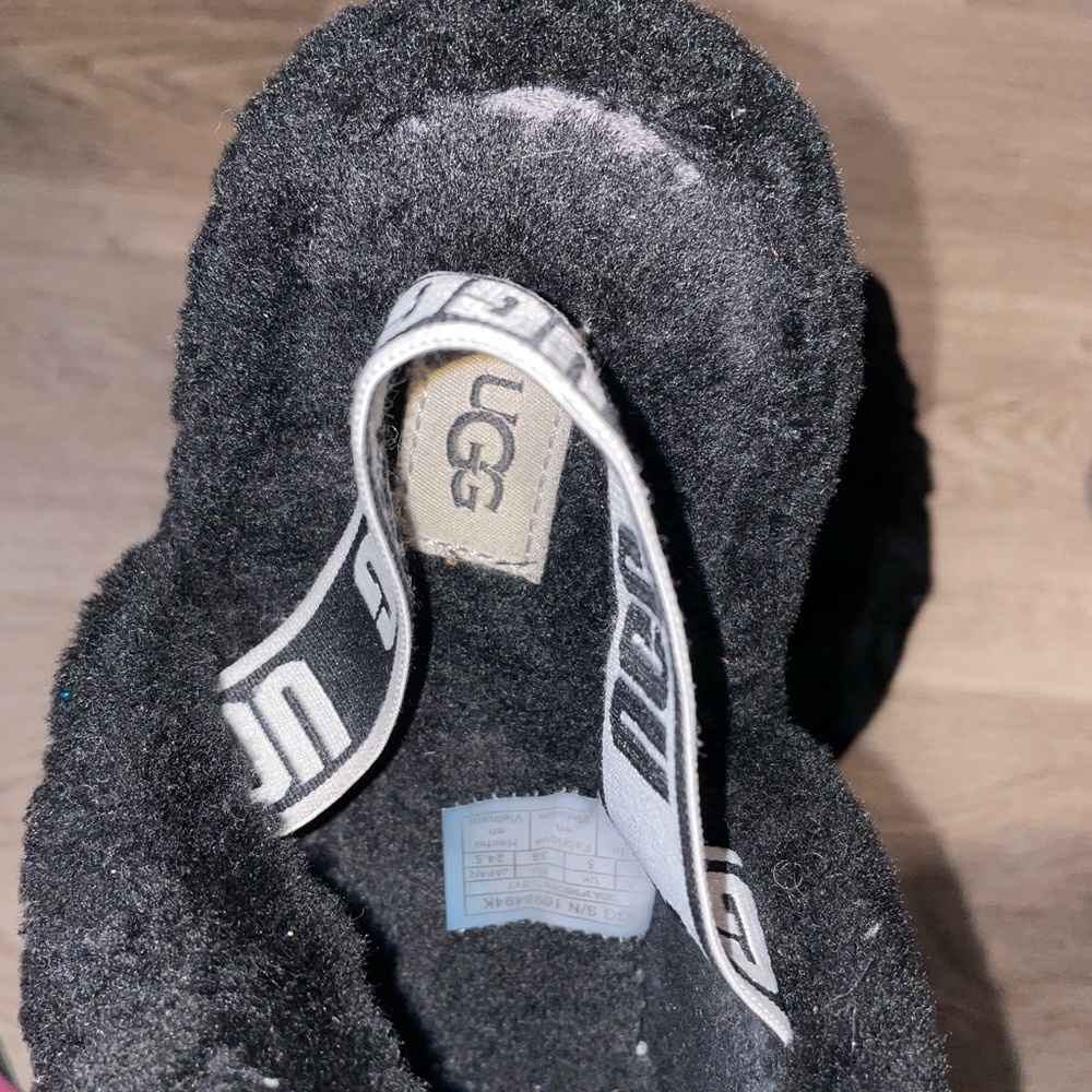 Ugg Slippers - Picture 3 of 6